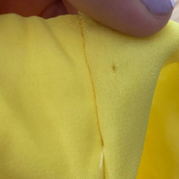 🆕Charlotte Russe Yellow Back Tie Top M🆕 - Picture 9 of 11